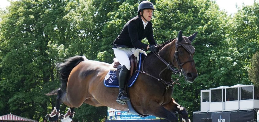 British Derby winner ahead of Gilbert Tillmann and Sandra Auffarth