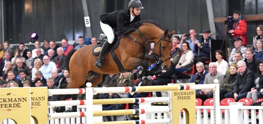 Volles Haus bei Hengstschau der Böckmann Pferde