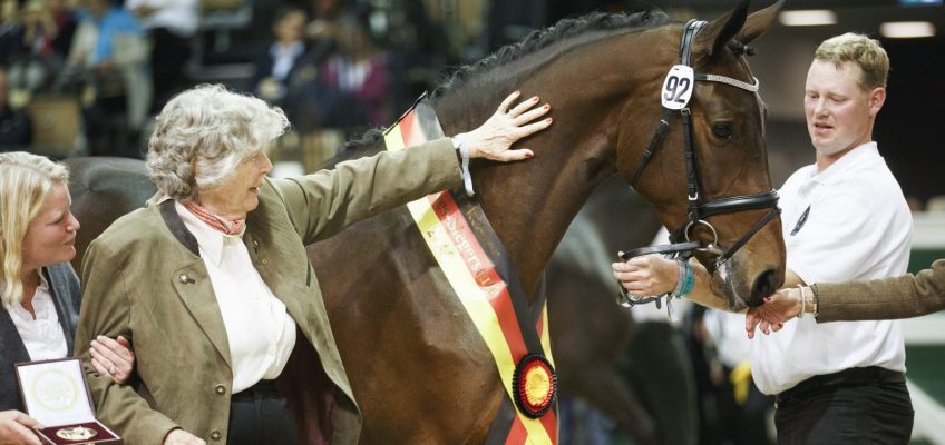 Sie kam mit Trakehnern aus Ostpreußen: Abschied von Alexandra Gräfin Dohna