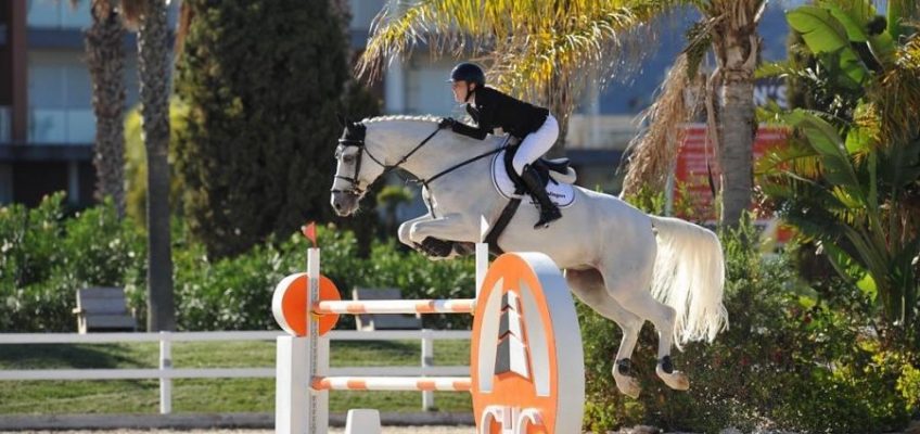 Janne Meyer-Zimmermann Dritte im Grand Prix von Oliva Nova