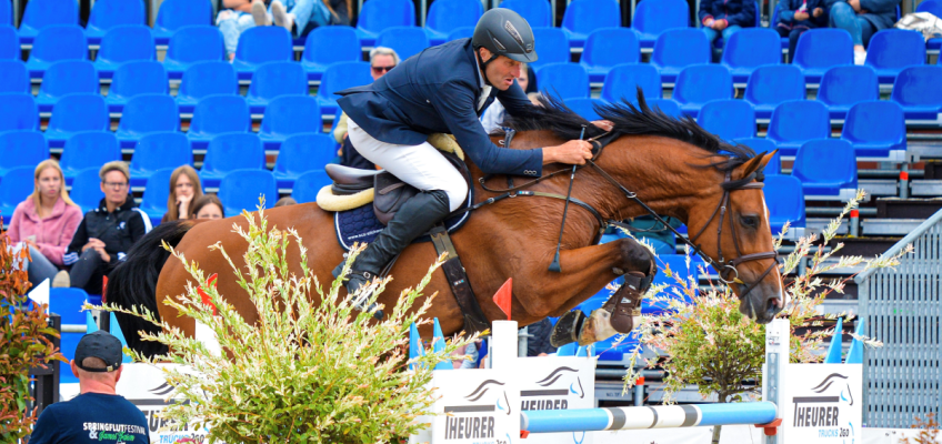 Jan Meves siegt im Eröffnungsspringen von Hörup