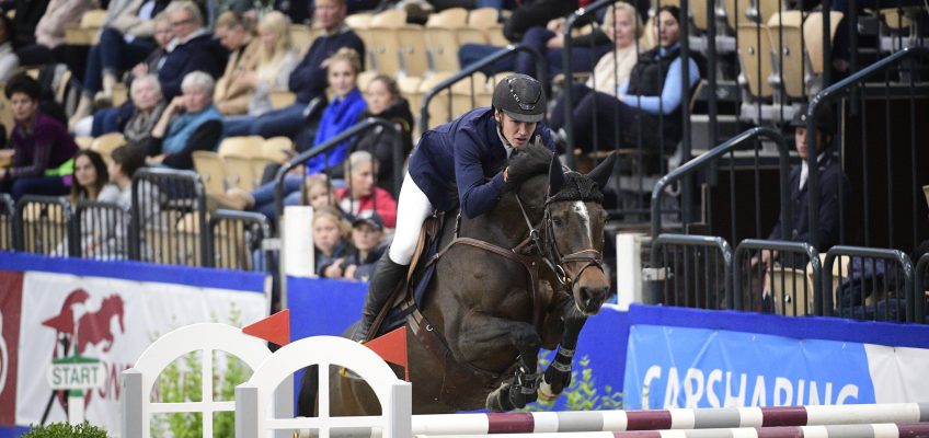 Robin Naeve gewinnt mit “Schnelldenkerin” Casalia R in den Holstenhallen