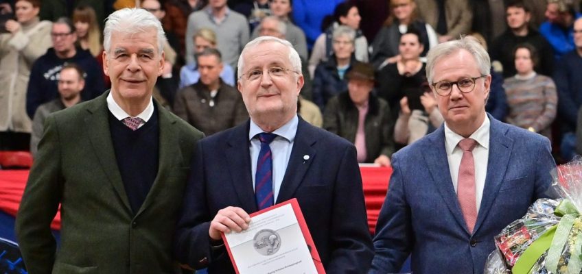 Hengst-Tage als passender Rahmen: Gustav-Rau-Medaille für Schulze-Schleppinghoff