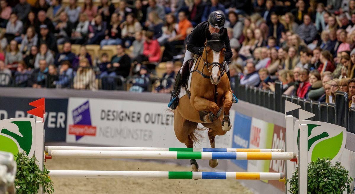 Mange farlige situationer Gennemsigtig Bourgeon VR Classics - Springsport pur in den Holstenhallen - spring-reiter.de