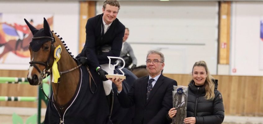 Frederick Troschke gewinnt den Großen Preis von Riesenbeck vor zwei Riesenbeckern