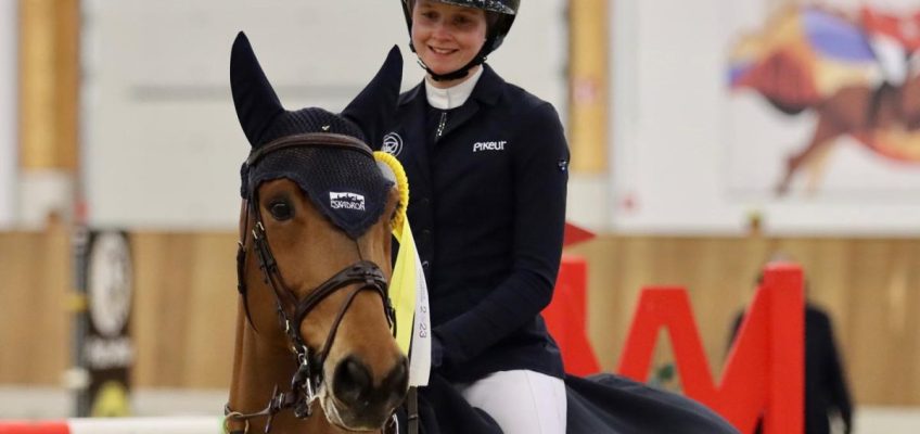 Sophie Hinners gewinnt Weltranglisten-Springen in Riesenbeck