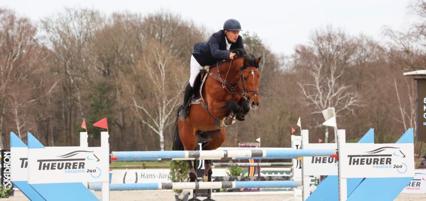 Mit 3 Sekunden Vorsprung: Christof Kauert gewinnt S***-Springen in Westergellersen