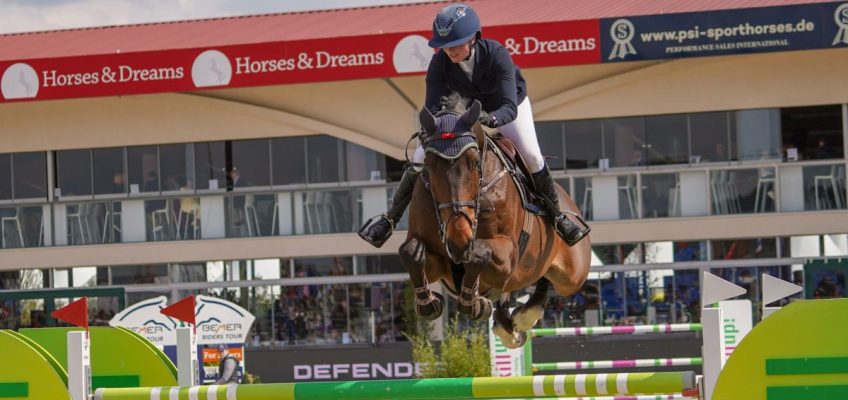 Diese 18 dürfen bei Horses & Dreams die Saison des U25 Springpokal eröffnen