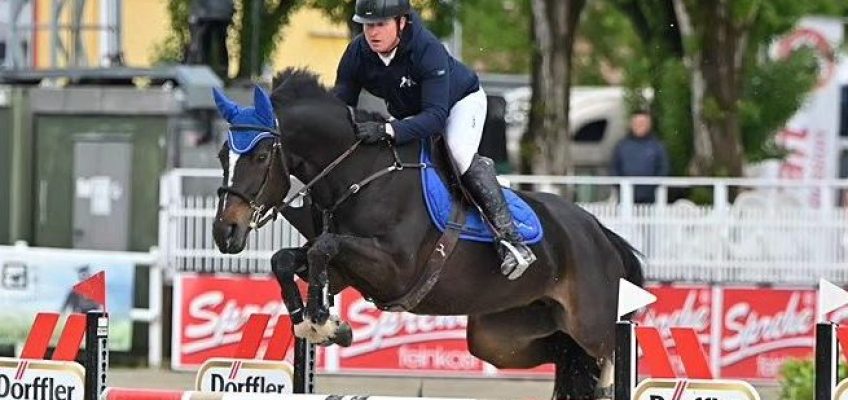 Regenschlacht: Helmut Schönstetter gewinnt CSI*** in Linz