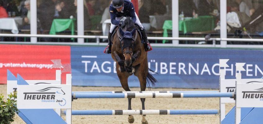 Hansi Dreher fängt Richard Vogel im Mannheimer Youngster-Springen ab!