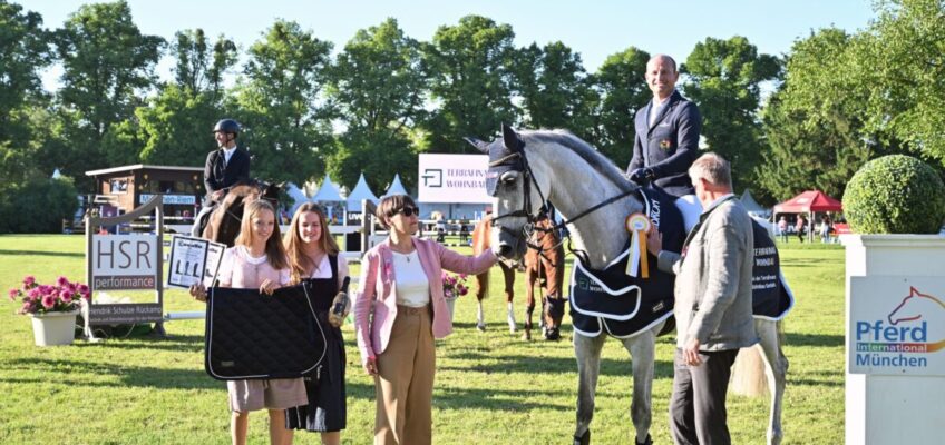 Reitmeister Michael Jung räumt in München das Feld von hinten auf