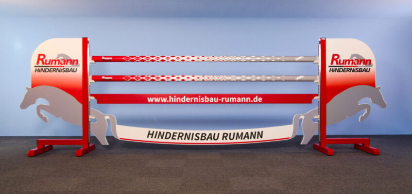 Jetzt neu: Bedruckte Hindernisstangen für den ganz persönlichen Parcours!