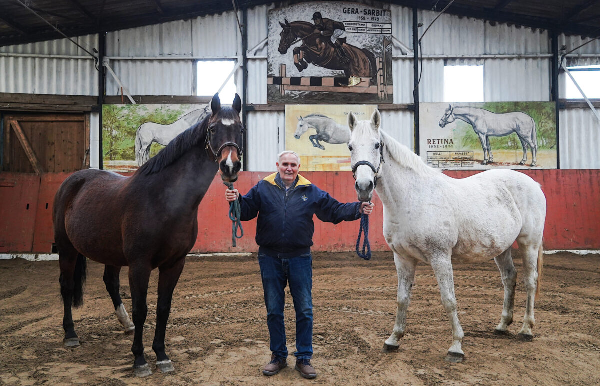 “Wer als Reiter erfolgreich sein will, sollte früh lernen, sich auf die Psyche seiner Pferde einzustellen.” Besuch bei Züchter-Legende Harm Thormählen