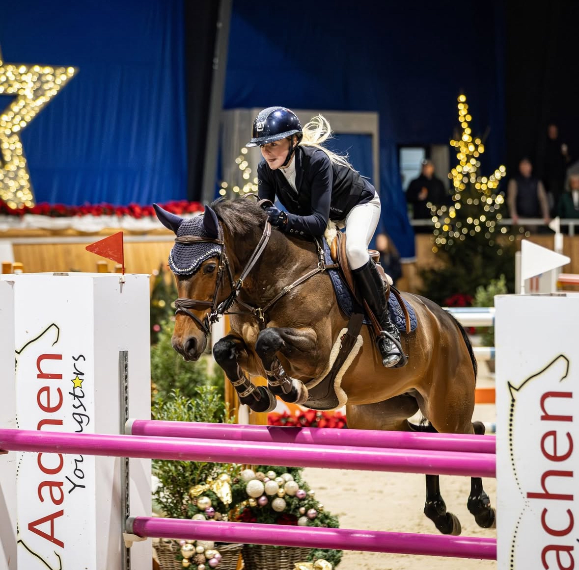 Aachen Jumping Jungstars: GP Sieg für Max Paschertz – Goldmedaillen für Melina Savvidis, Mienie Vos, Kathrin Herfort & Romy Rosalie Tietje