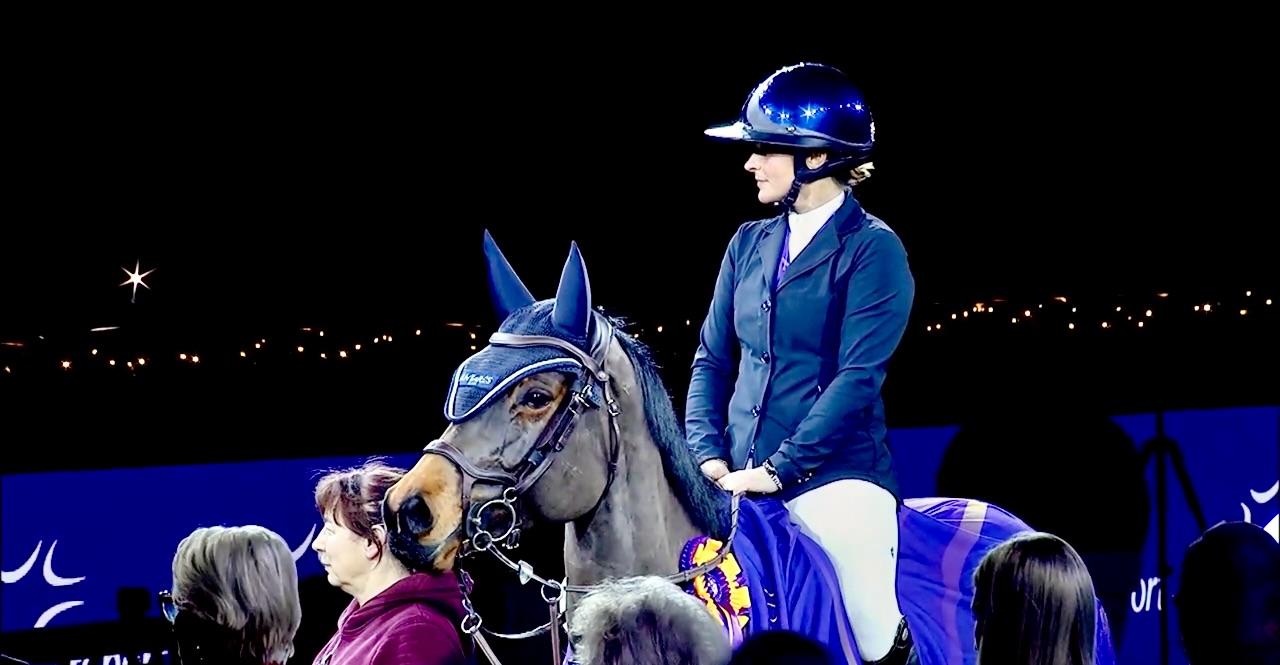 Doppel-Sieg: Elisabeth Meyer & Let it shine glänzen auch im Championat von Frankfurt