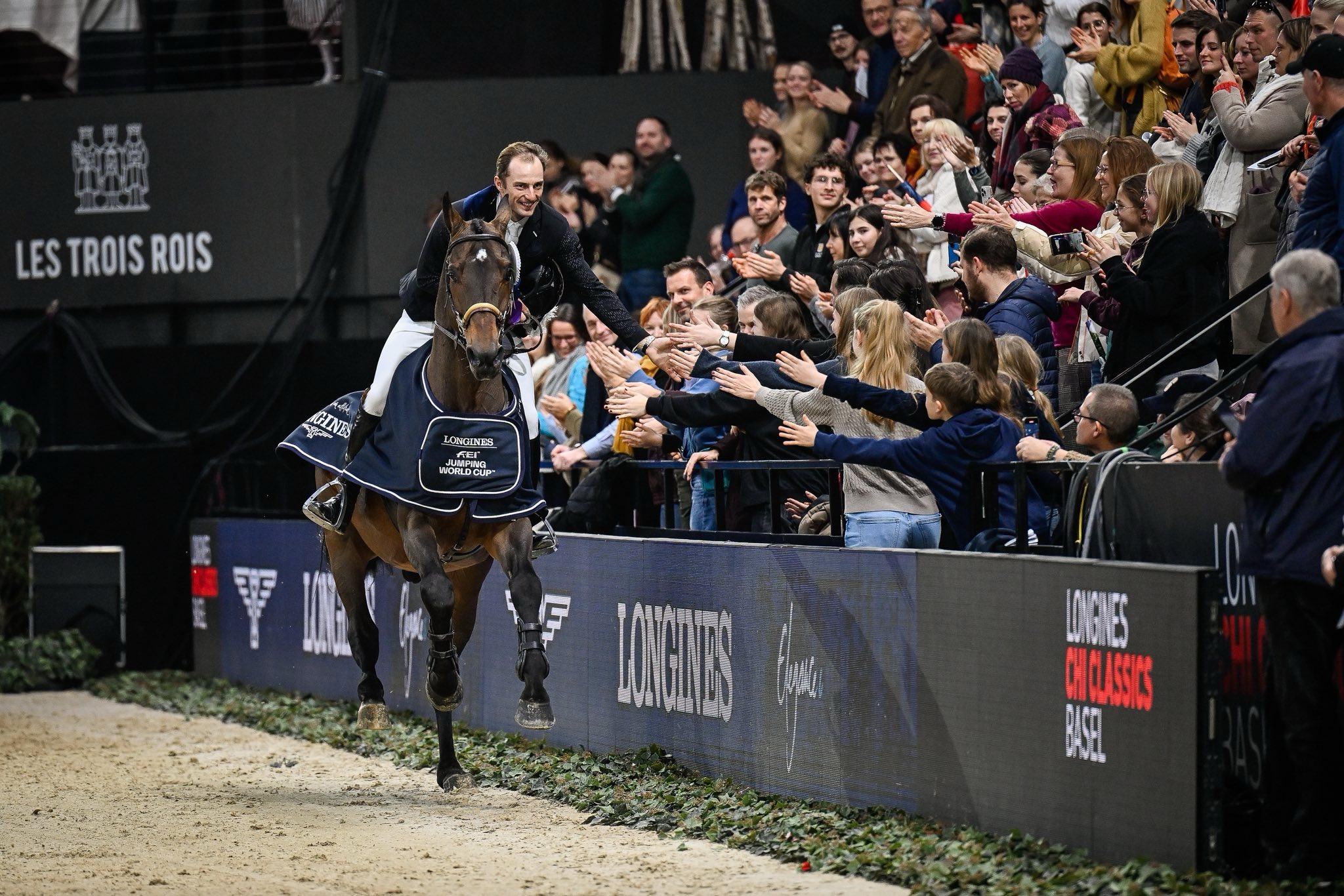 Mit geliehener Trense von Julien Epaillard: Richard Vogel & United Touch S triumphieren beim Worldcup in Basel