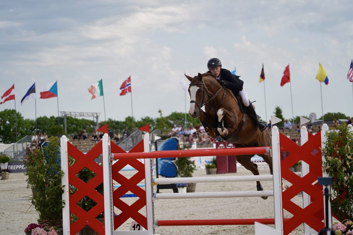“Ich hatte die richtige Krawatte um!” Hannes Ahlmann gewinnt gleich zwei CSI4*-Springen in Hohen Wieschendorf