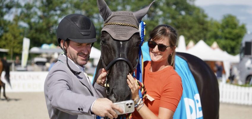„Ich habe mich sofort in Lady verliebt!“ Philipp Weishaupt und seine 9-jährige Nachwuchshoffnung brillieren im Großen Preis der DKB in Hohen Wieschendorf