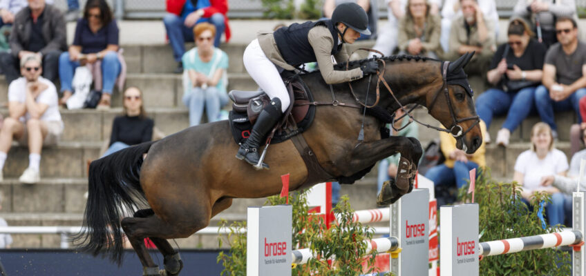 “Im Stechen habe ich noch mal alles riskiert”: Britt Roth gewinnt beim U25-Springpokal in Mannheim