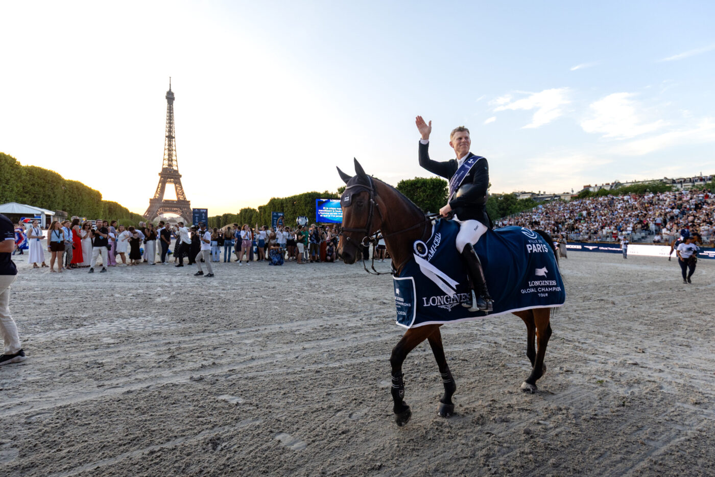 Der schnelle Champion von Paris: Max Kühner sichert sich LGCT Grand Prix Sieg – Christian Ahlmann Vierter