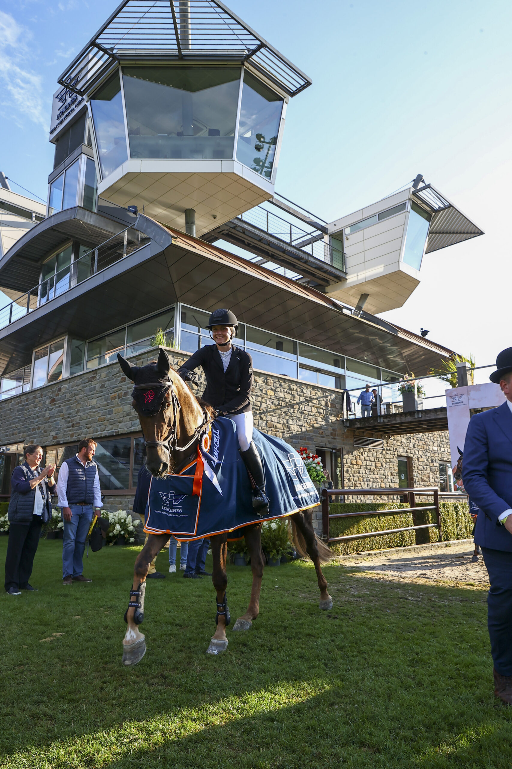 Sophie Hinners gewinnt Grand Prix in Valkenswaard, Daniel Deusser mit Otello de Guldenboom fehlerfreier Fünfter