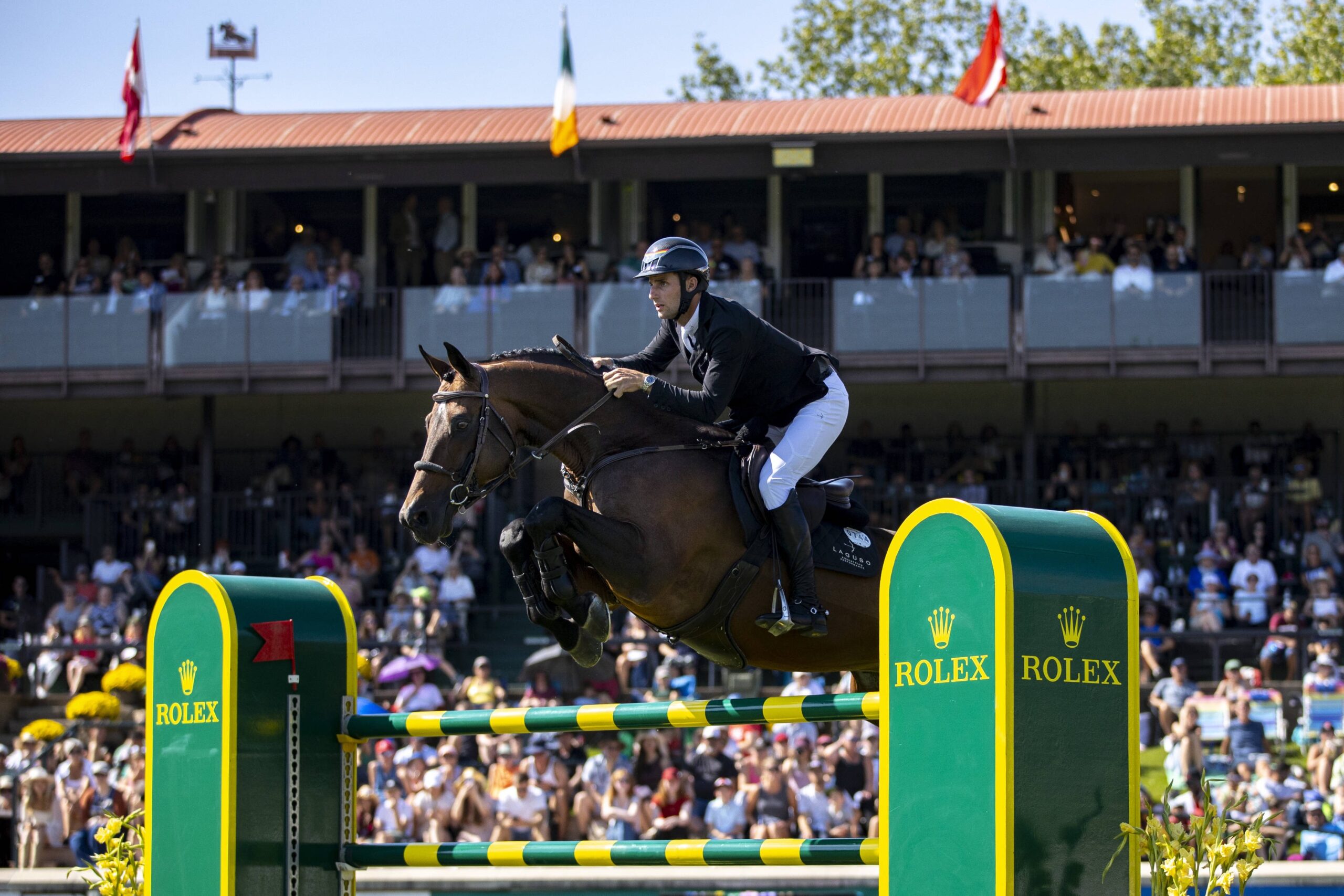Mit einer Hand an der Trophäe: Richard Vogel und United Touch S können heute den Rolex Grand Slam gewinnen und Geschichte schreiben