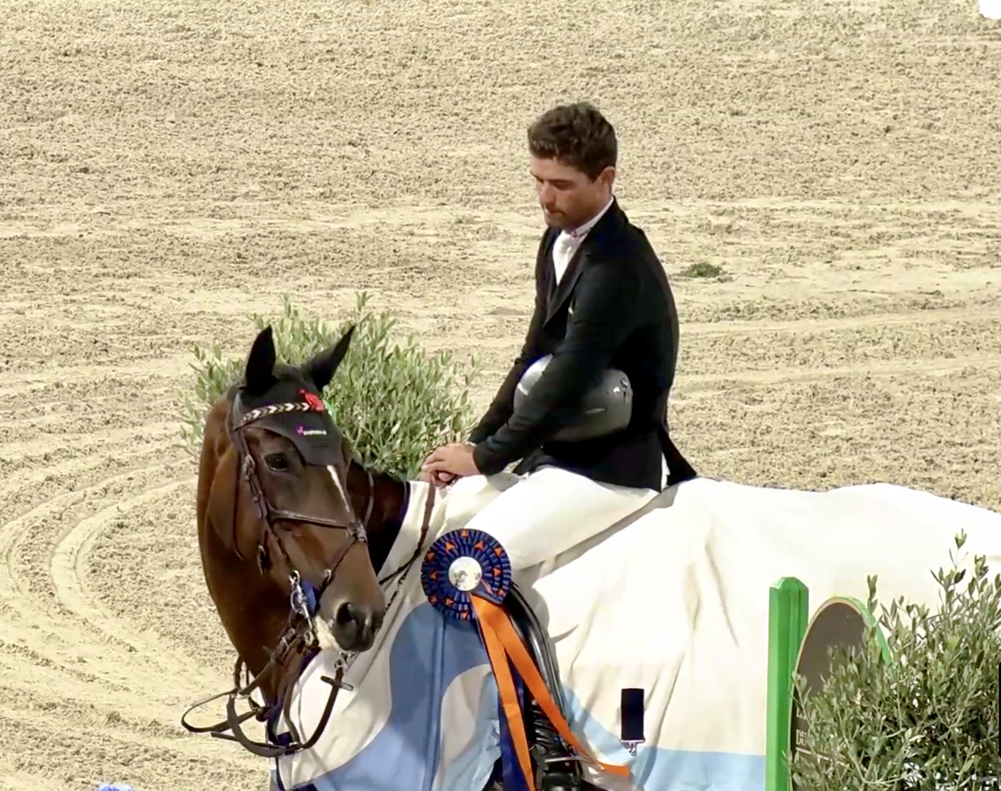 Vor dem Nationenpreis am Sonntag: Victor Bettendorf hängt Konkurrenz in St. Tropez ab – Marcus Ehning bester Deutscher